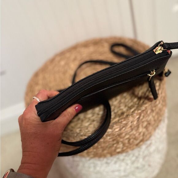 Stone Mountain Elegant Black Leather Crossbody Bag - Great Condition - Picture 15 of 16